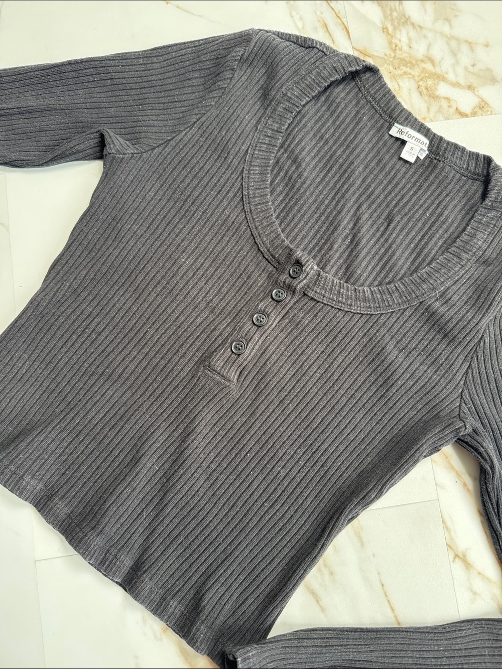 Reformation LongSleeve Ribbed Henley Slightly Cropped Shirt Sz S Basic